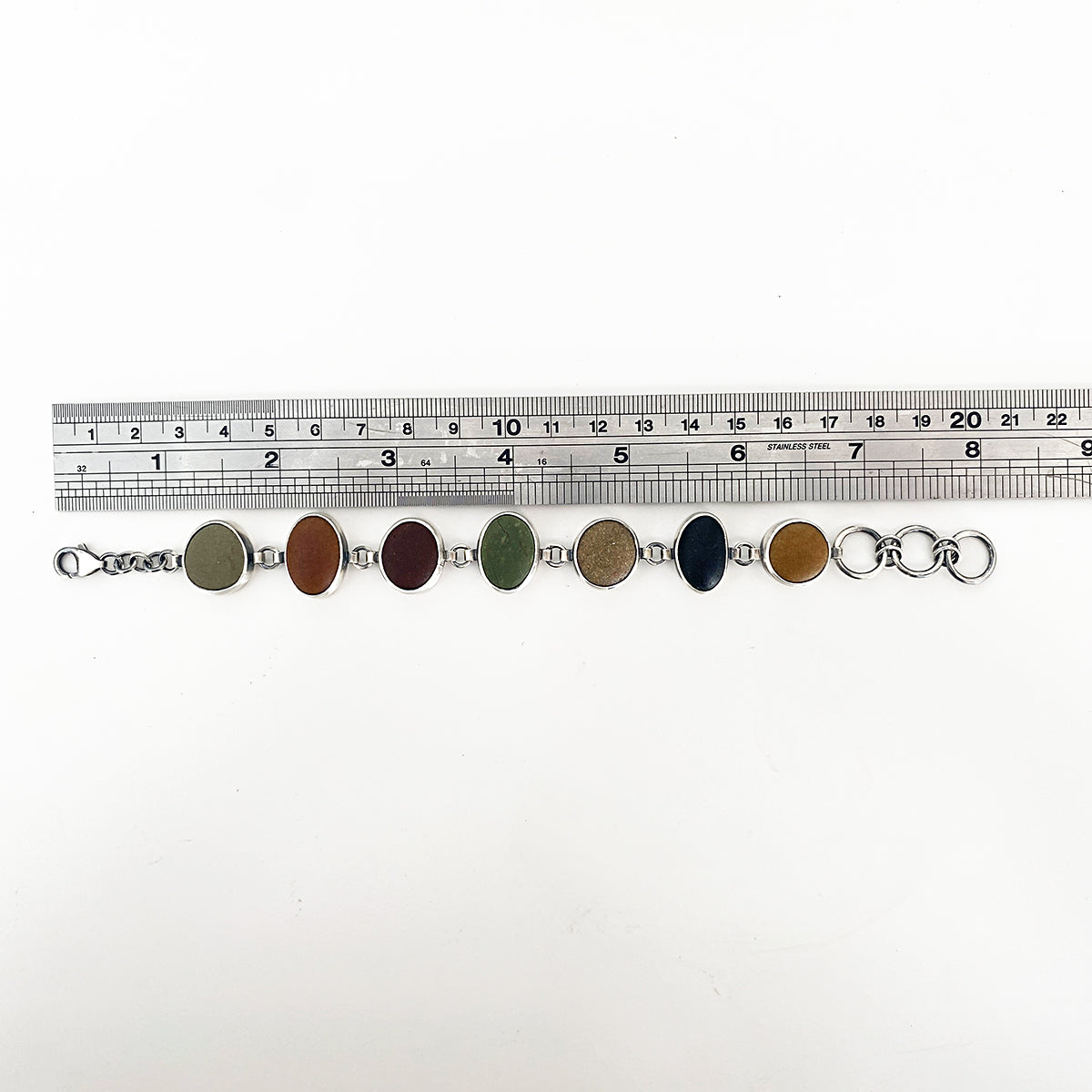 Natural Dorset Pebble Bracelet set in Silver